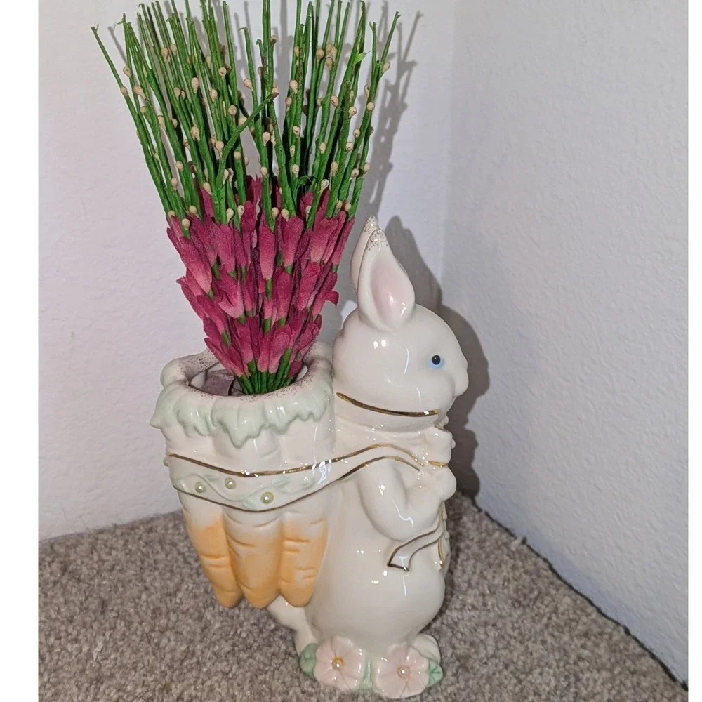 Lenox Pearls & Petals Bunny With Vase Porcelain Figurine Gold Trim Easter‎ Decor